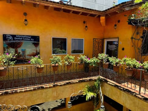 Slider image (9) International Dental Center PV